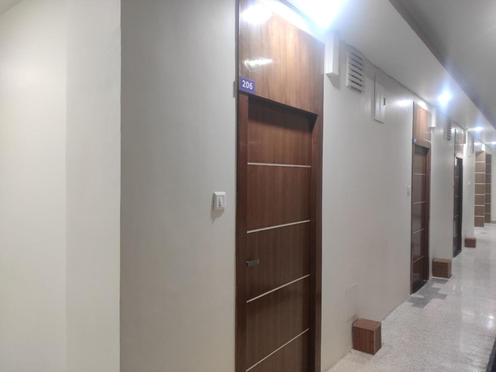 Hotel Hv Nāhan 外观 照片