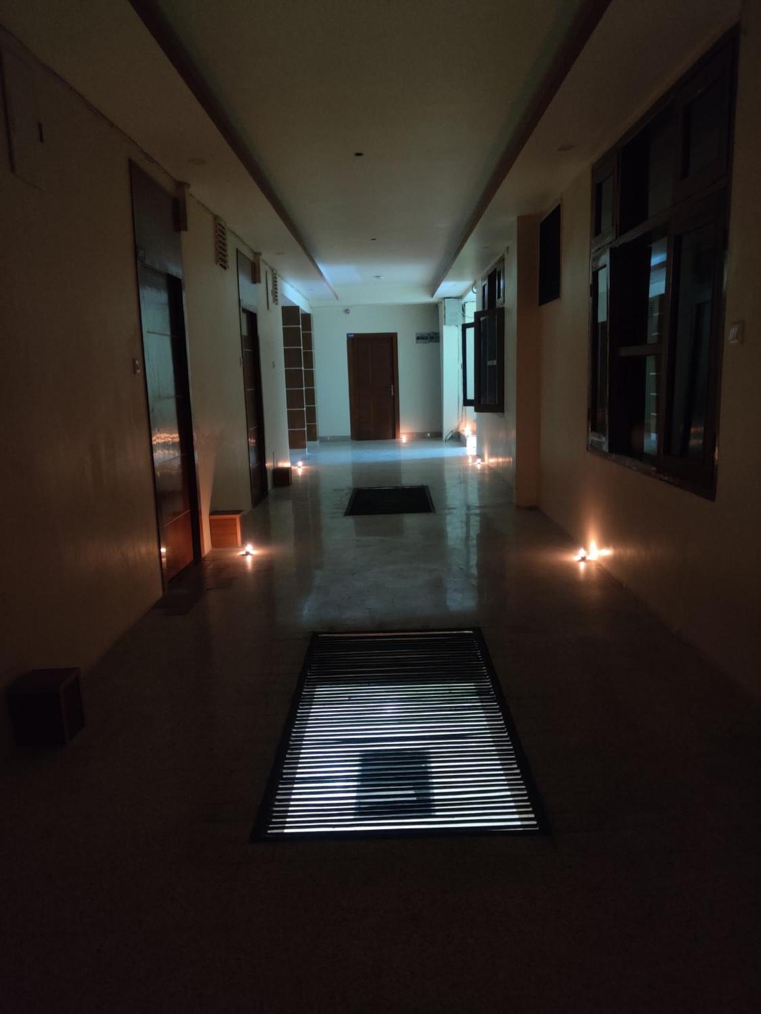 Hotel Hv Nāhan 外观 照片